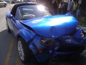 Do I Talk to a Car Crash Lawyer Before the Insurance Company?