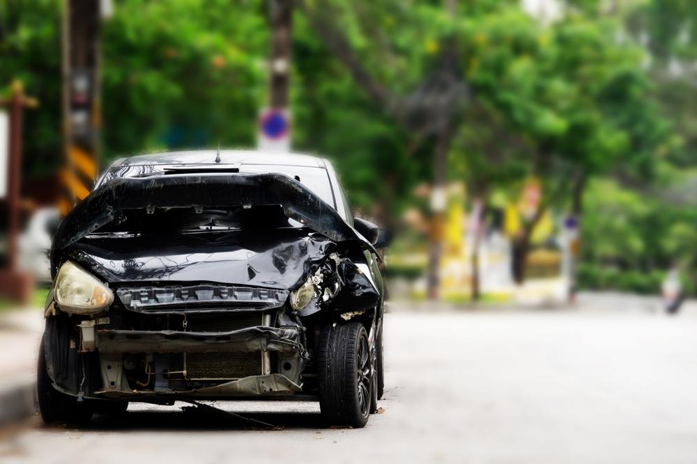 A smashed after a FedEx truck accident. What is the average settlement?