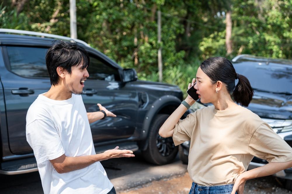 A man and a woman arguing after a DUI accident. Are there punitive damages for DUI accident cases in Utah?